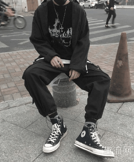 男生穿黑色的高帮匡威怎么搭配好看?这样穿搭让你秒变Fashion boy!