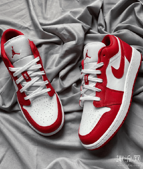 AJ1 Low 白红上脚街拍图赏析，清爽夏日出街必备！