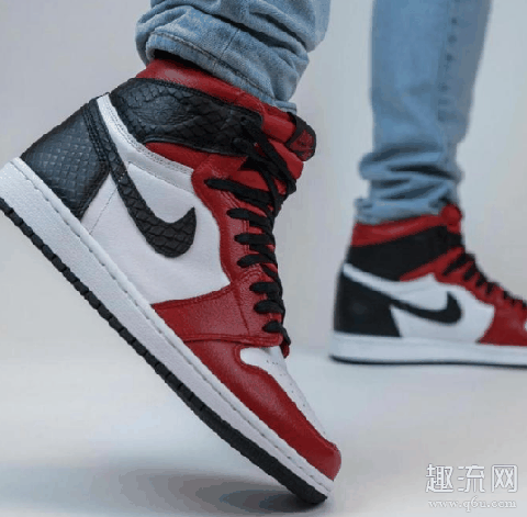 AJ1丝绸蛇纹配色上脚,演绎不同的AJ1芝加哥风情!