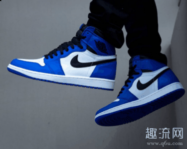 并且情怀潮牌摆在那里（AJ1和yeezy哪个颜值高 AJ1和yeezy哪个脚感好）