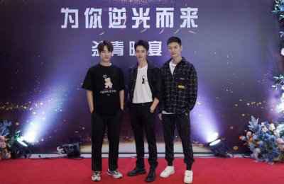  作为为今年备受潮牌品牌瞩目的网剧之一（《为你逆光而来》杀青张冠森曹佑宁余玥开直播气氛热烈）