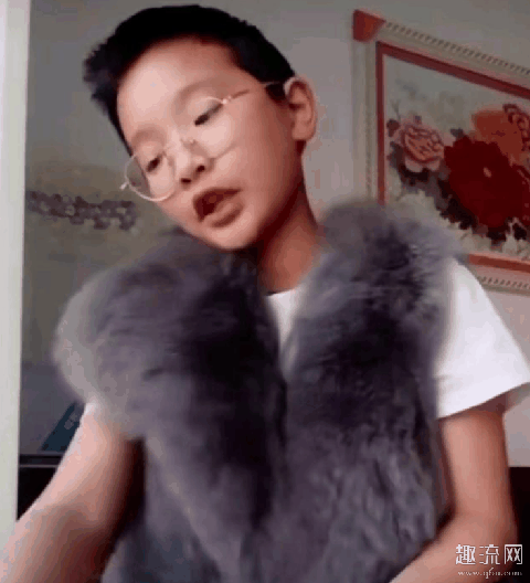 钟美美是谁,钟美美模仿老师是怎么回事?钟美美为什么要下架视频?
