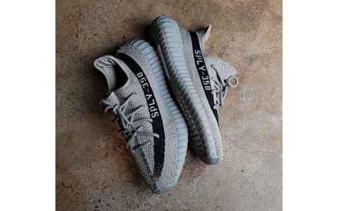 奶奶灰 YEEZY 3潮牌汇潮牌网50 V2 便已陆续曝光（奶奶灰 YEEZY 350 V2 全新“Granite”配色鞋款上脚美图赏析）