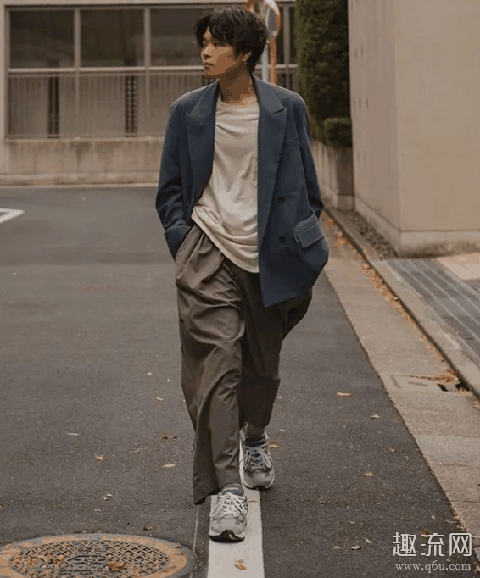 球鞋怎么拍照好看图片2020 潮流拍照姿势怎么摆