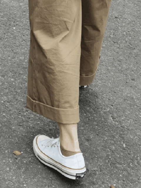 低帮匡威搭配什么裤子男生,记住一点:裤子一定要宽松!