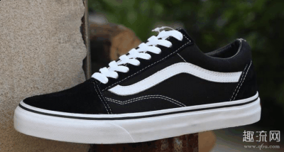 vans 4双经典款区别对比潮牌品牌：外观，价格全方位的了解！（vans 4双经典款区别对比：外观，价格全方位的了解！）