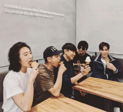 林俊杰周杰伦林志颖萧敬腾聚会是什么情况 冰淇淋兄弟是指谁