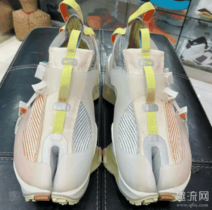 又是一个神作！目前的话潮牌品牌在平台上就有了不少的成交记录（nike ispa Road Warrior分趾鞋开箱测评：只8000双？炒卖破万！）