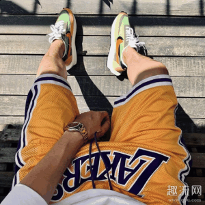 后来是艾弗潮牌商城森带劲NBA的（篮球短裤要不要过膝 篮球短裤要不要提过肚脐）