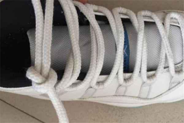 AJ11怎么系鞋带好看 AJ11鞋带隐藏式系法图解