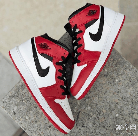 AJ1 mid小芝加哥开箱测评,经典元年的最好替代品!