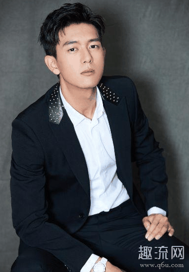淡黄的长裙火红的裤衩是什么梗 李现淡黄的长裙火红的裤衩表情包
