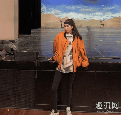 青春有你2虞书欣、林小宅上脚球鞋搭配图赏析 虞书欣穿衣风格叫什么
