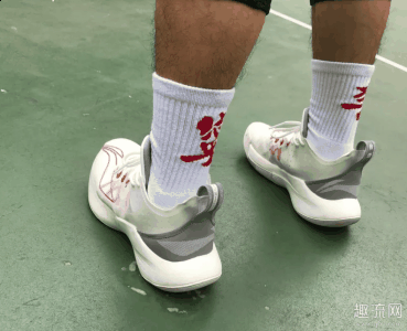 无论是内场还是潮牌信息外场都可以实战（音速8 low和AJ34 low哪个好 音速8 low和AJ34 low哪个更值得入手）