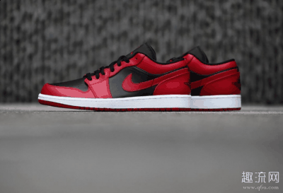 此外这款配色和潮牌 AJ1 low 非常的相似（Air Jordan 1 Hi 85 Low反转黑红实物曝光,颇具AJ禁穿既视感!）