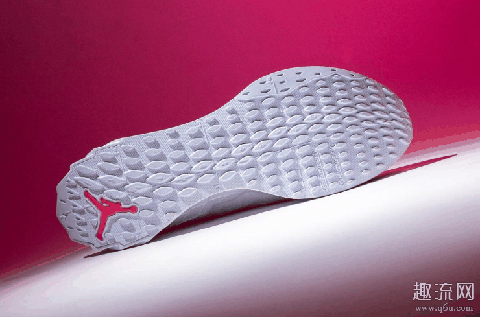 Jordan Zoom Trunner Ultimate开箱测评,脚感媲美椰子鞋!