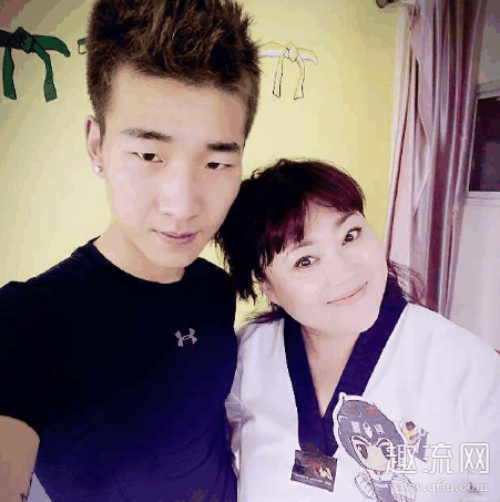 李菁菁是谁 李菁菁诈骗粉丝是怎么回事