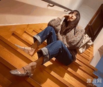 才能使整体潮牌汇潮牌网店造型更高级（超火腋下包推荐2020 腋下包适合什么人背）