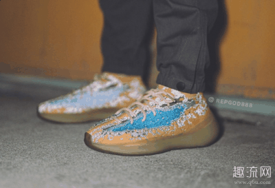 YEEZY 380全新满天星配潮牌汇潮牌网色上脚 YEEZY 380偏码吗（YEEZY 380全新满天星配色上脚 YEEZY 380偏码吗）