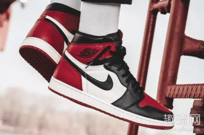  现在的AJ1已经不潮牌商城再是专属于sneaker了（AJ1鞋带最潮绑法2020 AJ1鞋带九孔正确系法视频教程）
