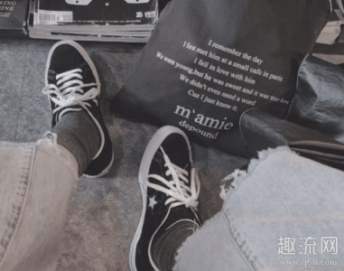  对我而言的话 难打理的鞋一般潮牌品牌不建议自己洗 还是送洗鞋店较为保险（匡威onestar黑色星星有几款 匡威onestar黑色掉色怎么办）