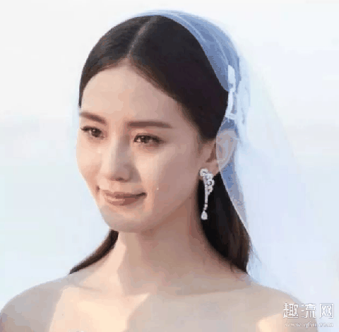 脖子短的人适合什么领的衣服 脖子短是什么原因 怎么变长