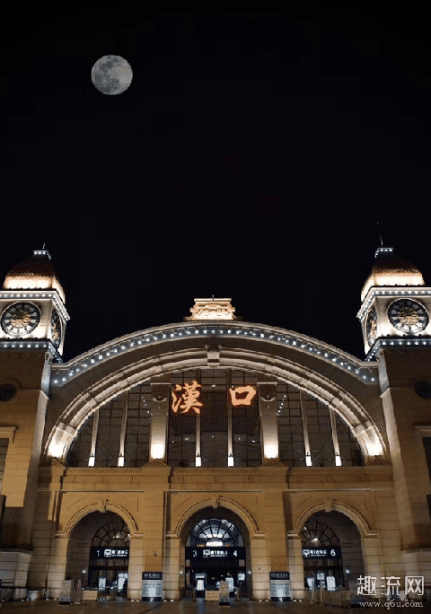 4月8日武汉解封图片 武汉解封遇上超级月亮