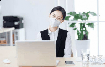 如果你能潮牌汇潮牌网店接受冷水（办公室戴口罩怎么喝水 办公室戴口罩喝水吃饭的方式）