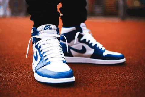 AJ1会越穿越松吗 AJ1会臭脚吗