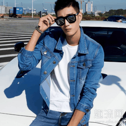 牛仔外套配什么内搭 牛仔外套怎么洗不掉色