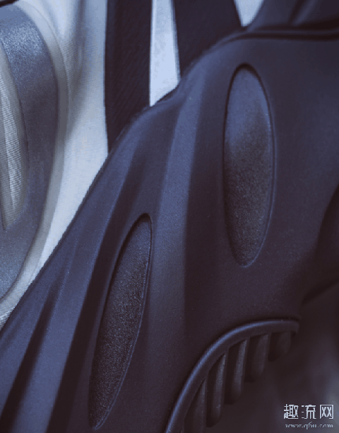 Yeezy 700 MNVN骨白开箱测评 yeezy700mnvn尺码偏大还是偏小