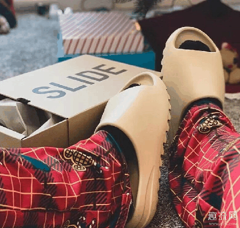 yeezy slide拖鞋测评 yeezy slide可以沾水洗澡吗