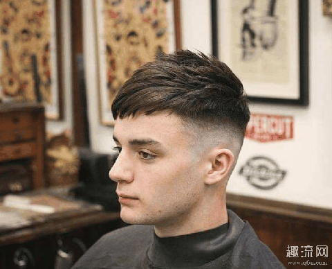 额头大发际线高的男生适合什么发型 发际线天生高怎么改善