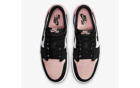 这边 Jordan Brand 又推出了潮牌汇潮牌网店一款低帮版 AJ1 黑粉脚趾设计（黑粉脚趾 AJ1 Low 全新“Bleached Coral”配色鞋款上架）