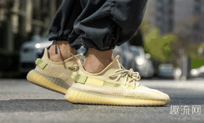  相关新闻潮牌资讯 随着天气转暖（yeezy新亚限flax开箱上脚图来了 一脚蹬式设计懒人必备）