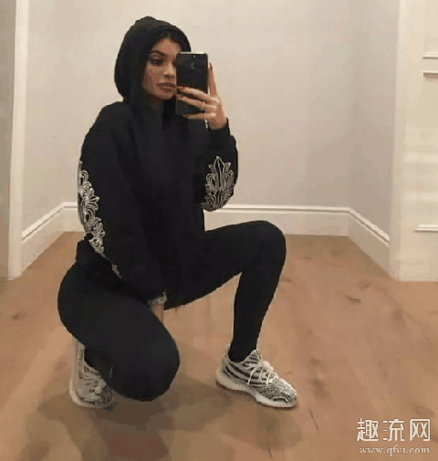 yeezy350白斑马将于6月27日补货 yeezy白斑马穿搭推荐