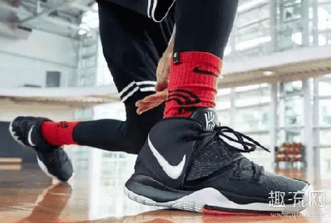 Kyrie 6开箱 Kyrie 6脚感及配置如何