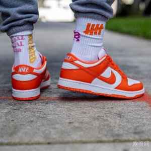 Nike Dunk Low 雪城大学上脚潮牌汇潮牌网 Nike Dunk Low 雪城大学在哪抽取（Nike Dunk Low 雪城大学上脚 Nike Dunk Low 雪城大学在哪抽取）