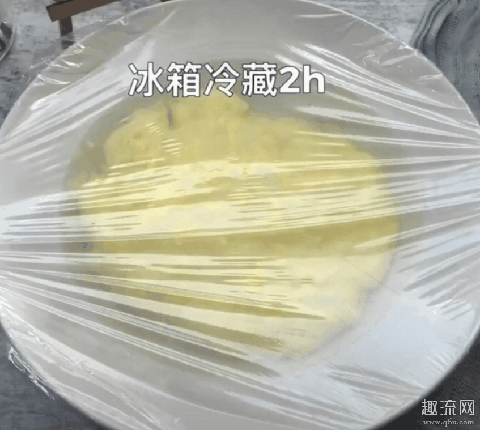 煎牛奶最简单的做法推荐 煎牛奶可以用面粉吗