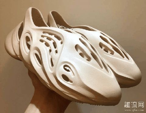 Yeezy洞洞鞋有哪些配色 Yeezy洞洞鞋怎么入手