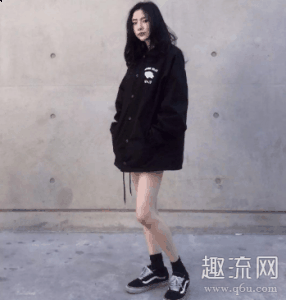 女生穿vans很有钱吗 女潮牌商城生穿vans好看还是匡威好看（女生穿vans很有钱吗 女生穿vans好看还是匡威好看）