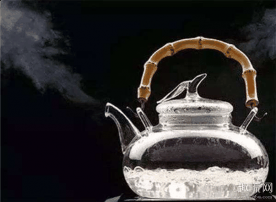 可以让病菌随着消潮牌汇潮牌网化道一起排出体外（喝开水能杀死新型冠状病毒吗 喝开水能预防新型冠状病毒吗）