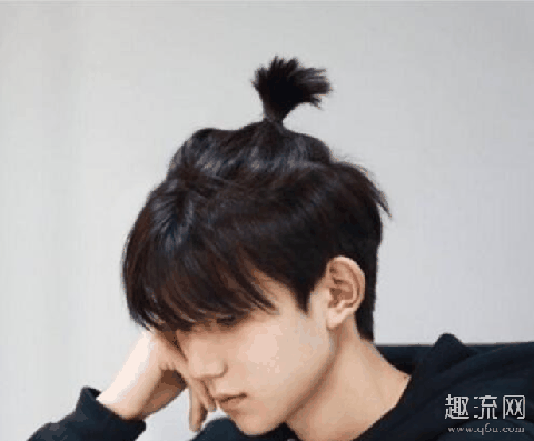 男生头发长了怎么打理 男生长头发怎么扎好看