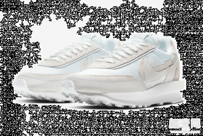  鞋子还可以进行潮牌资讯黑白鸳鸯的穿搭（sacai x nike ldv waffle灰白3.0 版本开箱测评 sacai ldv偏码吗）