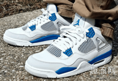 AJ4为什么有两种标潮牌 AJ4为什么穿起来那么大（AJ4为什么有两种标 AJ4为什么穿起来那么大）