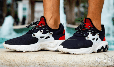 鞋面点缀橙色潮牌品牌 Nike Swoosh Logo（React Presto适合跑步吗 React Presto的鞋带怎么系）