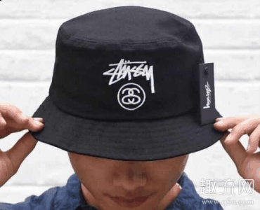 搭配合身整潮牌汇潮牌网店洁的T恤（渔夫帽搭配什么衣服好看 渔夫帽和鸭舌帽哪个好）
