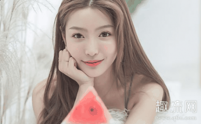 自带仙气的仙女烫潮牌和长脸搭配在一起（仙女烫是什么意思 仙女烫适合什么脸型）