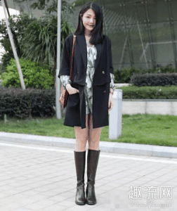 选择一款黑潮牌信息色紧身裤（腿粗适合长筒靴吗 长筒靴搭配什么外套）