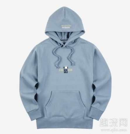 四十岁的女人适合穿卫衣吗 卫衣配什么裤子